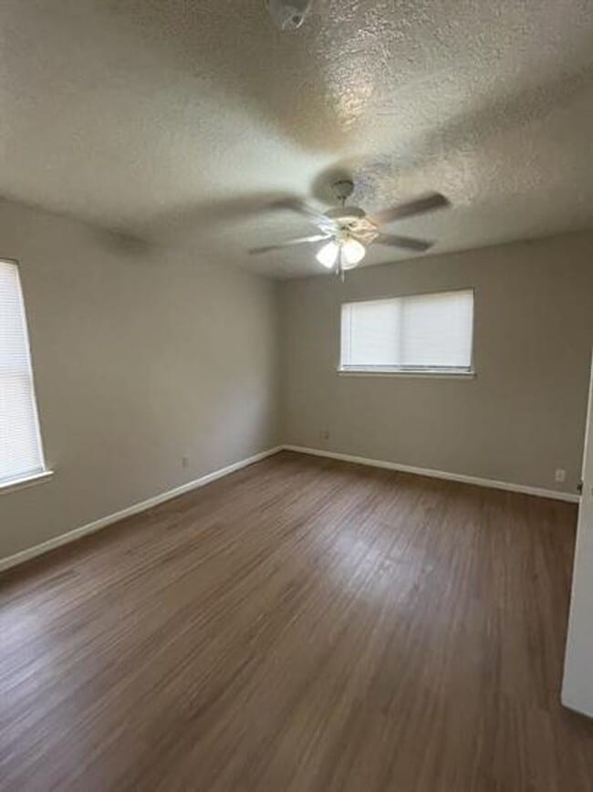 Building Photo - 296 Friendship Ln