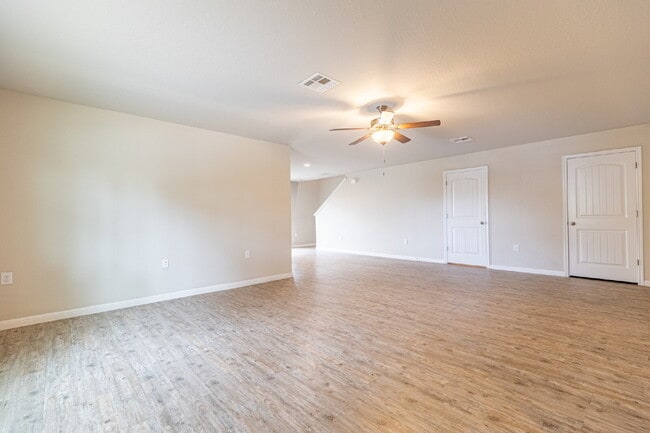Building Photo - 10322 Relic Oaks