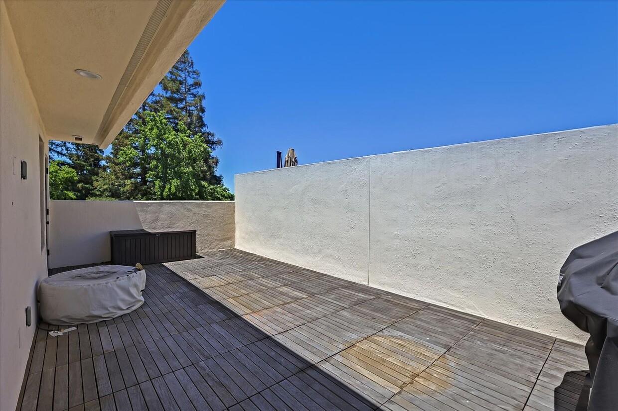 Primary Photo - 3 Bedroom plus Office Luxury Townhouse