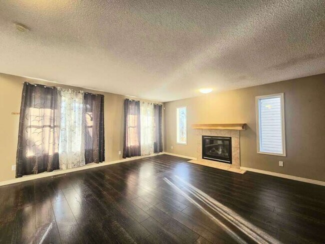 Photo du bâtiment - 1824 Tufford Way NW