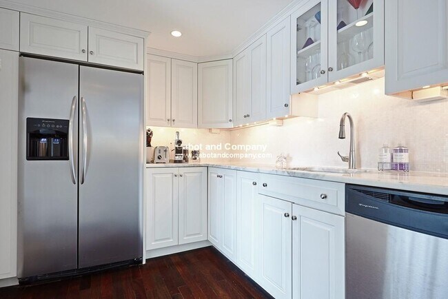 Foto del edificio - 124 Beacon St