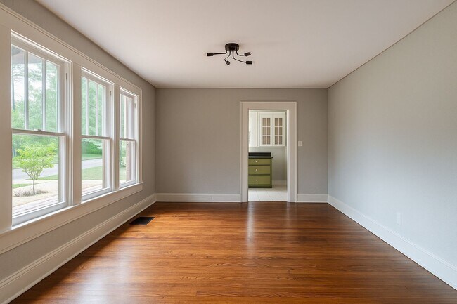 Foto del edificio - Charming 3BR House in Up and Coming South ...