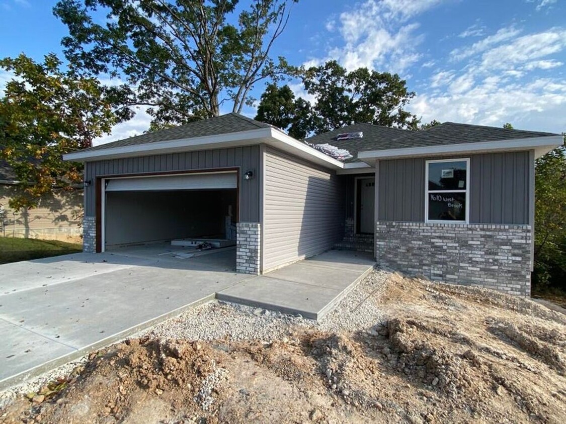 Foto principal - Stunning Brand-New 4-Bedroom Home in Marsh...