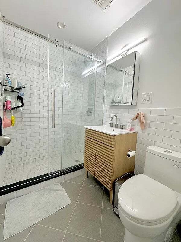 Building Photo - 369 Seventh Avenue