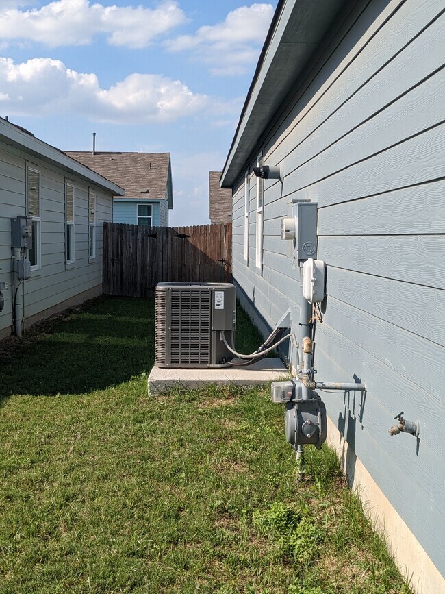 Left Side - 9223 Griffith Run