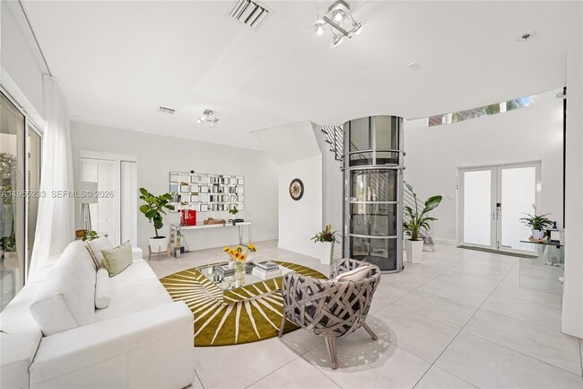 Foto del edificio - 7515 NW 99th Ave