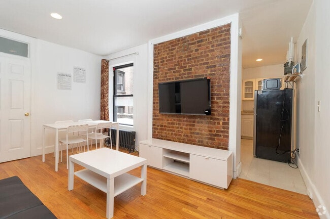 Building Photo - 322 E 93rd St