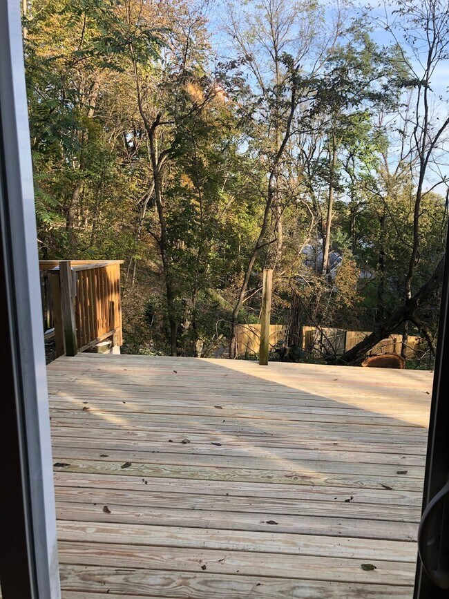 Building Photo - 4 BR/1.5 Bath home
