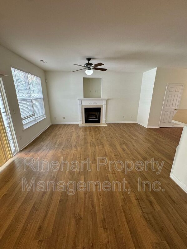 Foto del edificio - 742 Shellstone Pl