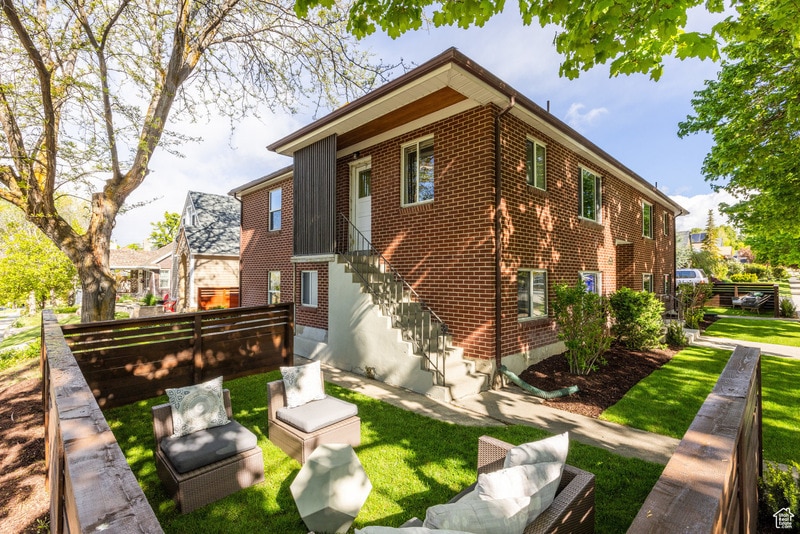 Photo - 680 Elizabeth St - 4