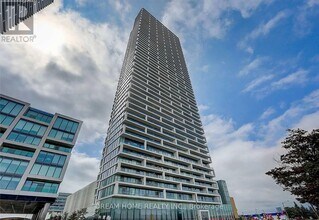 Building Photo - 898 Portage Pkwy