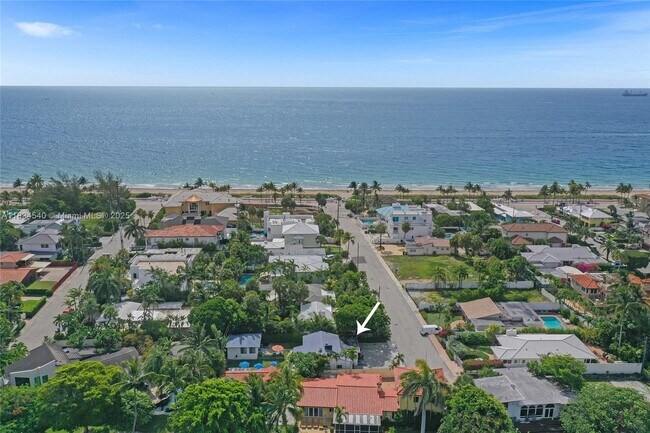 Foto del edificio - 3305 NE 16th Ct