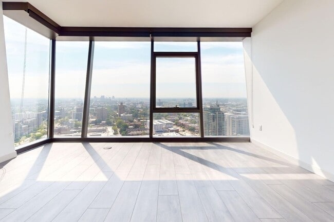 Interior Photo - One Hundred Above the Park