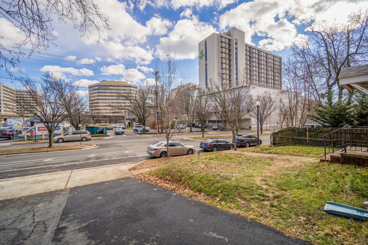 Foto del edificio - 2600 S Eads St