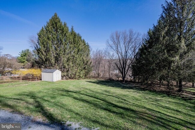 Building Photo - 2402 Raintree Ave