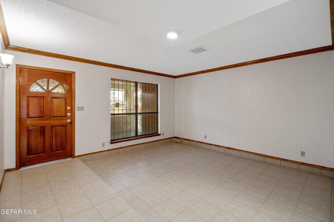 Foto del edificio - 11625 Cedar Crest Dr
