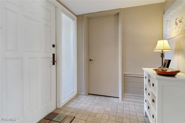 Foto del edificio - 5015 Harbortown Ln