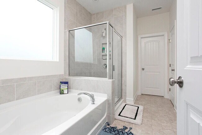 Foto del edificio - Gorgeous Garner Home with Primary on Main and Open Living Area