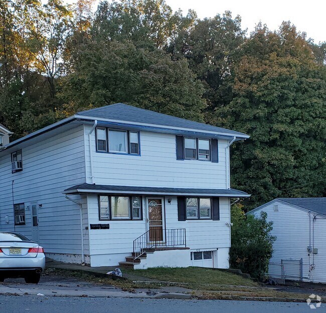 2 Bedroom Apartments under 1,850 in Clifton NJ 12 Rentals