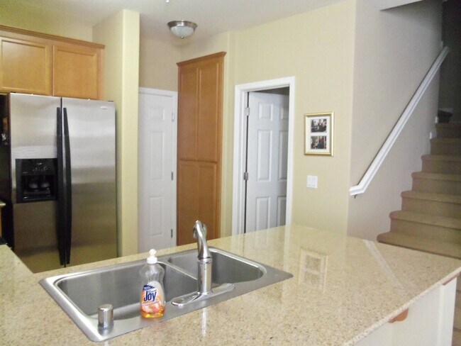 Building Photo - Gorgeous North Natomas Condo!!  PLEASE REA...