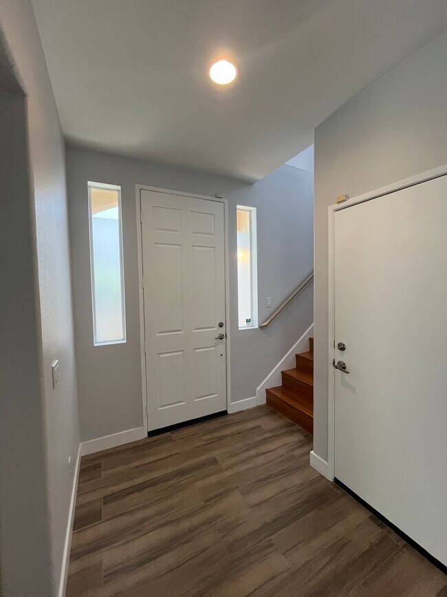 Foto del edificio - Spacious 4-Bedroom Home in Mira Mesa – Tam...