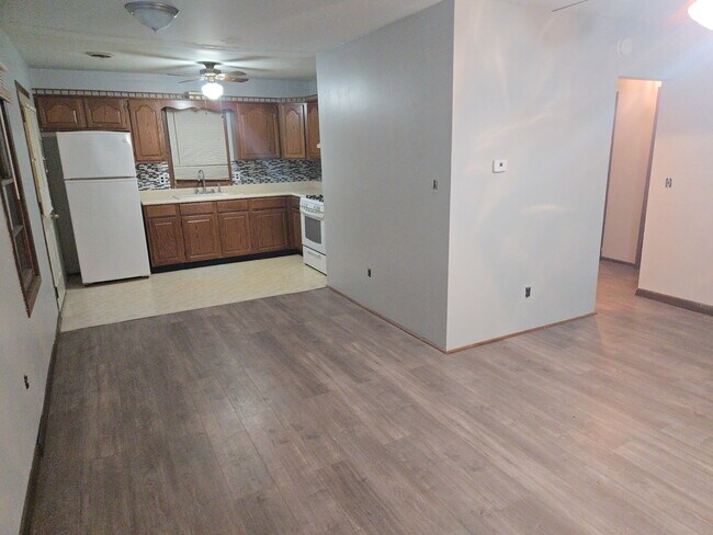 Foto del edificio - 607 W Bluff St