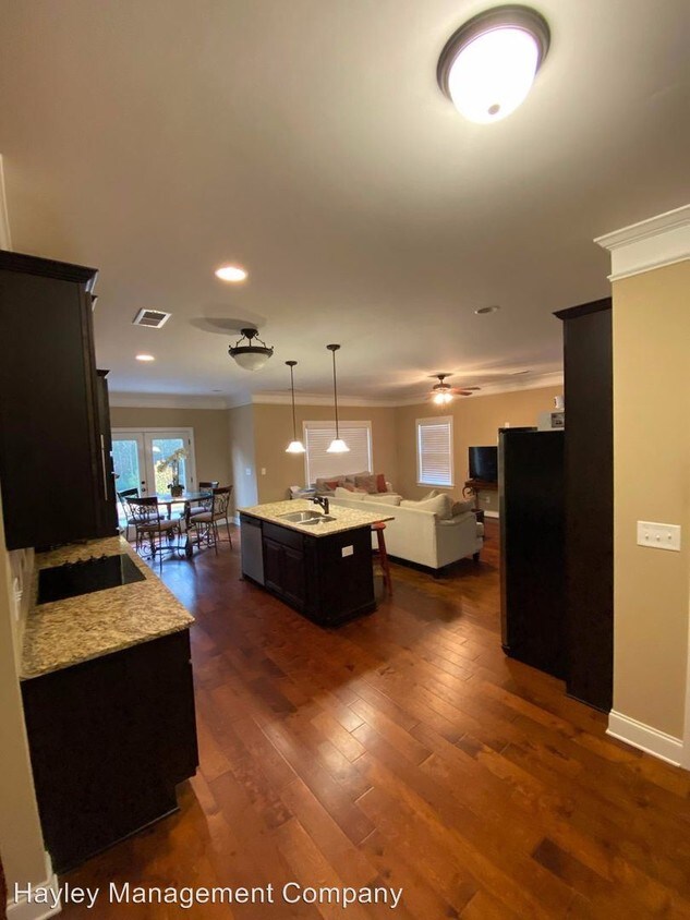 Foto del edificio - 5 br, 3.5 bath House - 3000 Stillwood Way