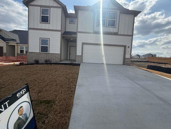 Building Photo - 4521 Bridal Veil Dr