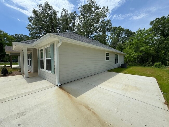 Foto del edificio - Brand New 3/2 House in Rome- $1,595