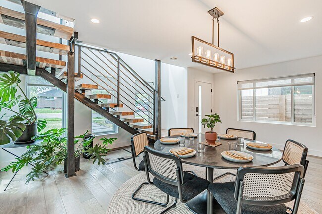 Foto del edificio - Luxury 3BD, 2.5BA Sloan's Lake Home with T...