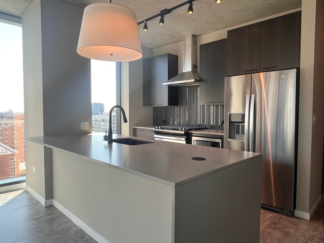 Foto principal - 108 N Sangamon St