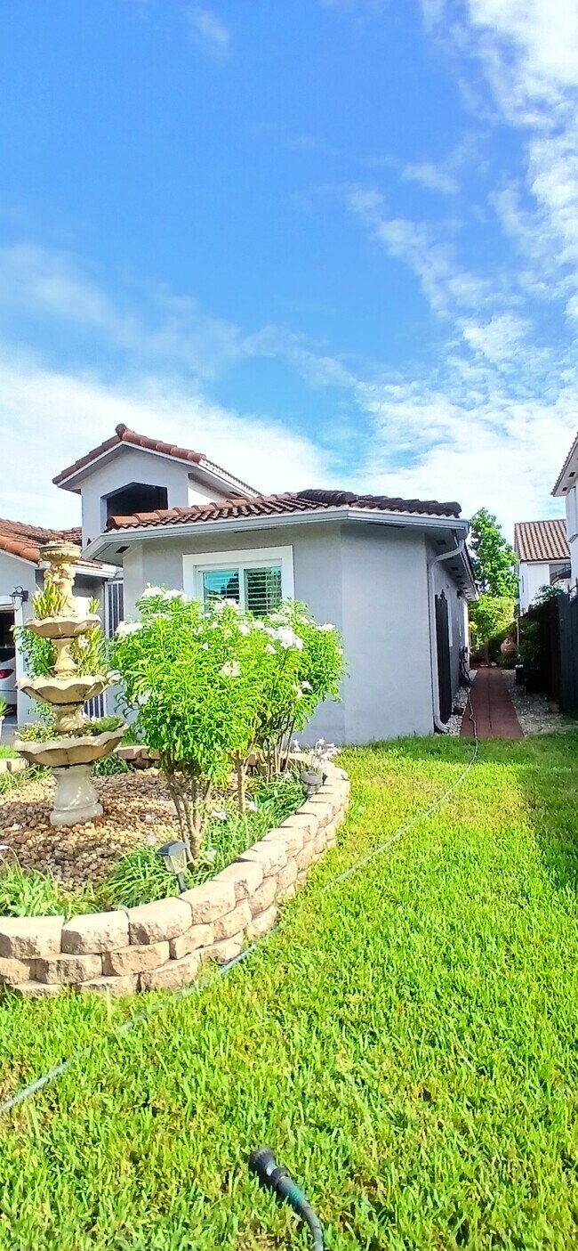 Building Photo - 7967 NW 186th Terrace