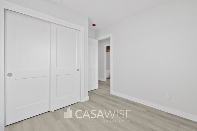 Building Photo - 10250-102157 157 St NW