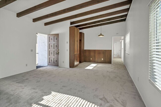 Foto del edificio - Rosemont St 325-327