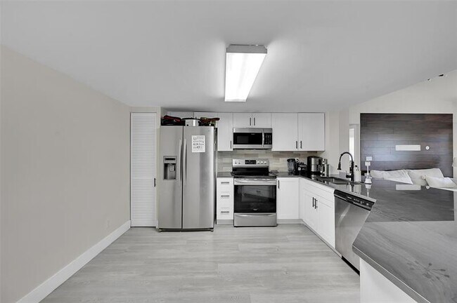 Foto del edificio - 9833 Westview Dr