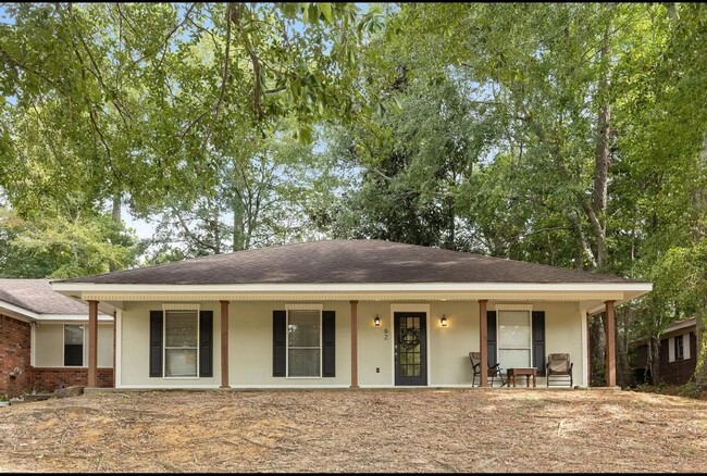 Building Photo - 3 Bedroom Single Family Home off 40th Ave.