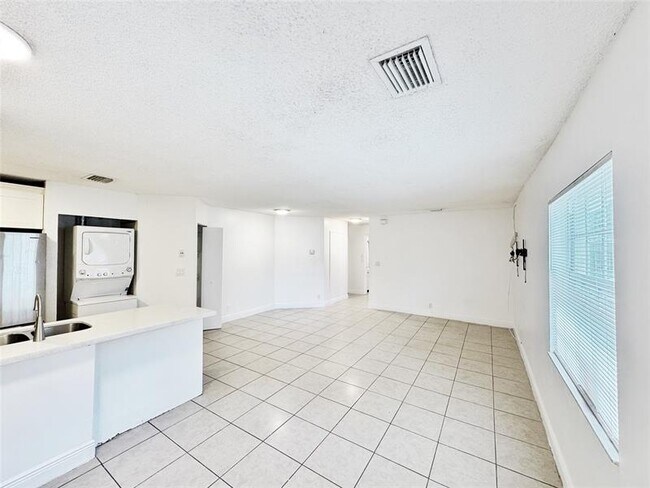 Foto del edificio - 1136 NW 5th Ct