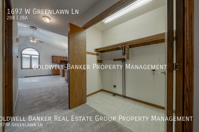 Building Photo - 1697 Greenlawn Lane, Appleton