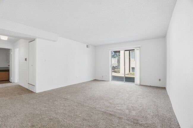 Building Photo - $1,195.95 - 1 Bed, 1 Bath Condo in Denver with Outdoor Patio Space
