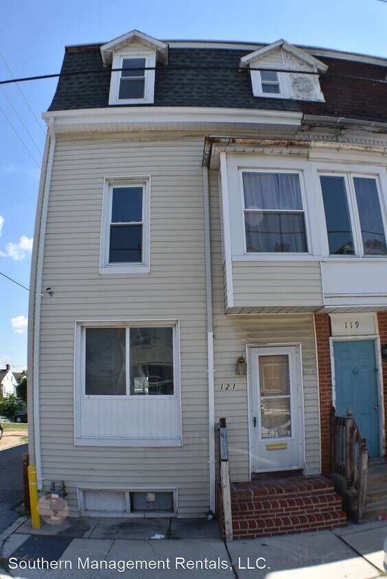 5 br, 1 bath House 121 North West Street House for Rent in York, PA
