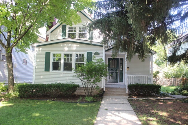 Building Photo - 4348 Prospect Ave