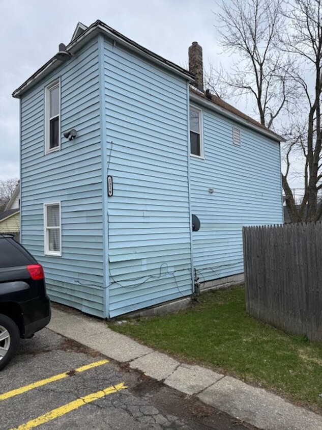 Foto principal - 1316 Alpine Ave NW