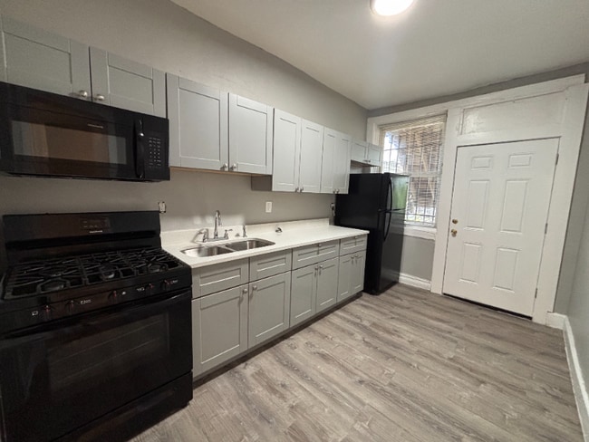 Photo - 3652-3658 S Indiana Ave Apartment