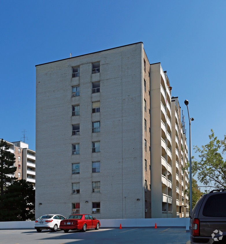 Photo du bâtiment - Centennial Place 2