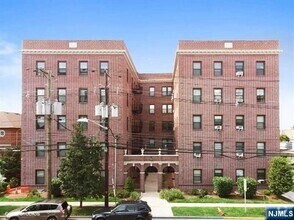 Building Photo - 855 Broad