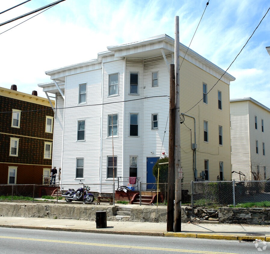 Primary Photo - 802 Social St