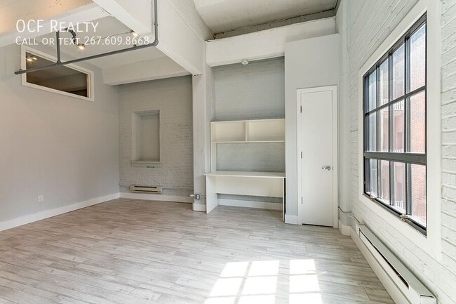 Building Photo - 412 S 13th St