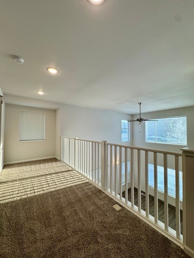 Foto del edificio - 6 E 12th Ave