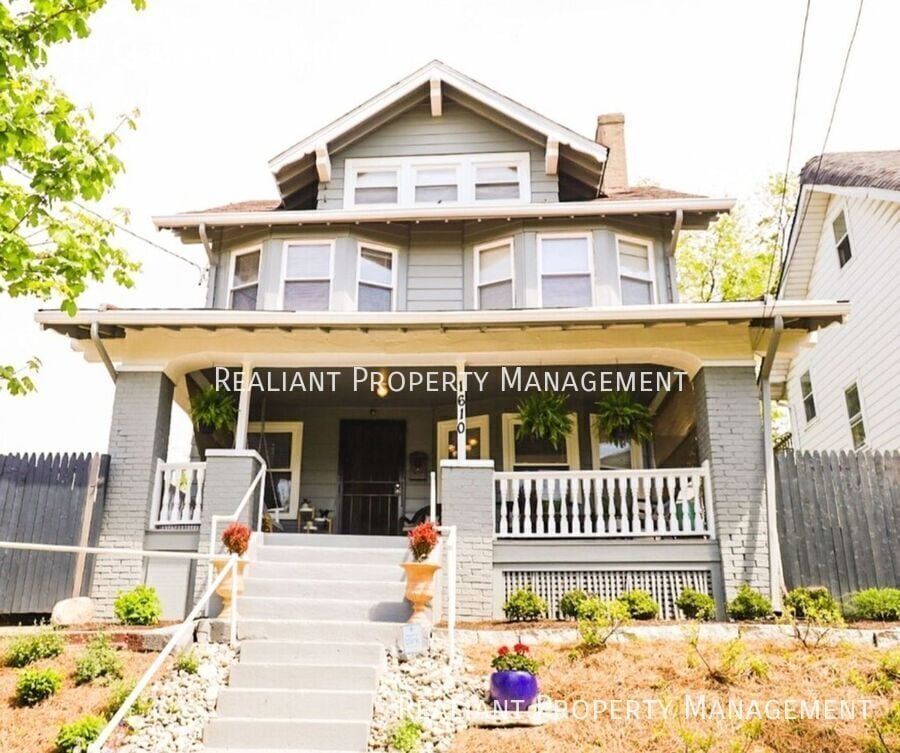 Photo - 1610 Clarewood Ave-3