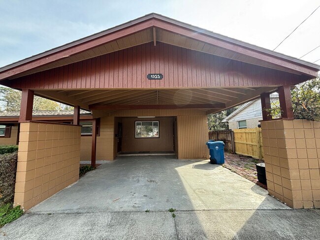 Foto del edificio - Spacious 3BR Home with Bonus Room. Outdoor Patio. Fenced Backyard. No HOA. Pet Friendly!